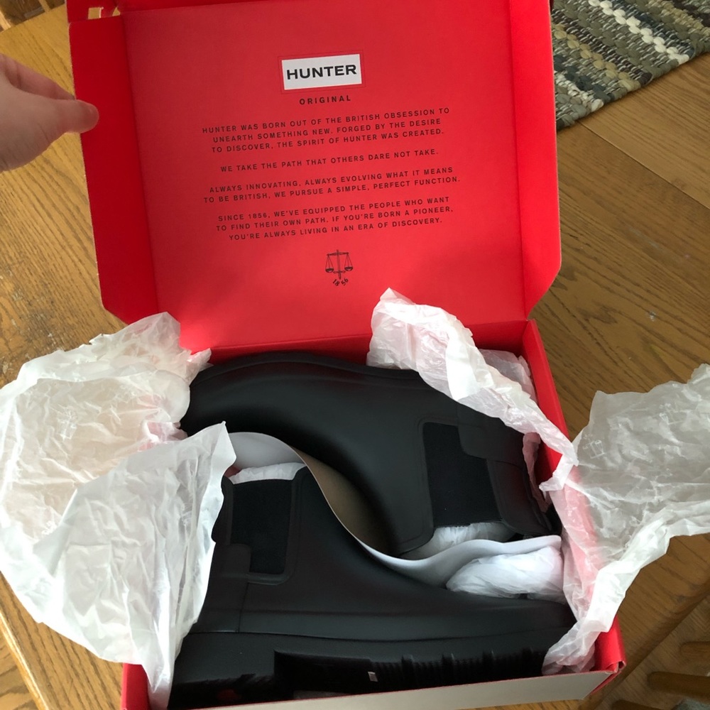 Matte black Chelsea Hunter boots